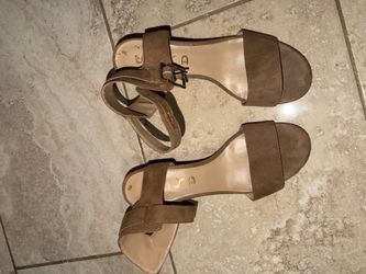 Khaki small heel sandal 8