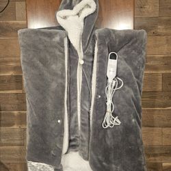 Bedsure Heated Sherpa Fleece Hooded Blanket - Super Cozy!