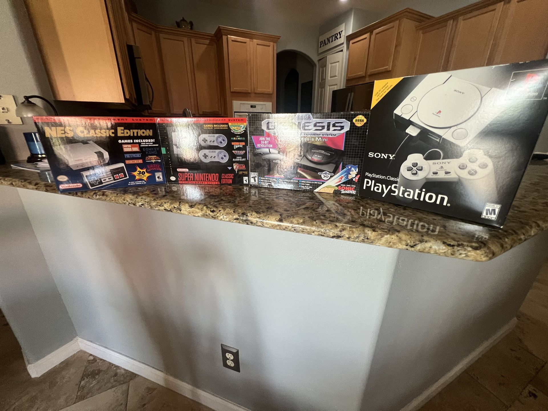 Nintendo, Super Nintendo , Sega, PlayStation Mini. Original.