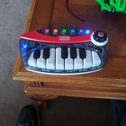 Little Tikes PopTunes Keyboard Piano Rockin' Tunes Battery Operated WORKS GREAT