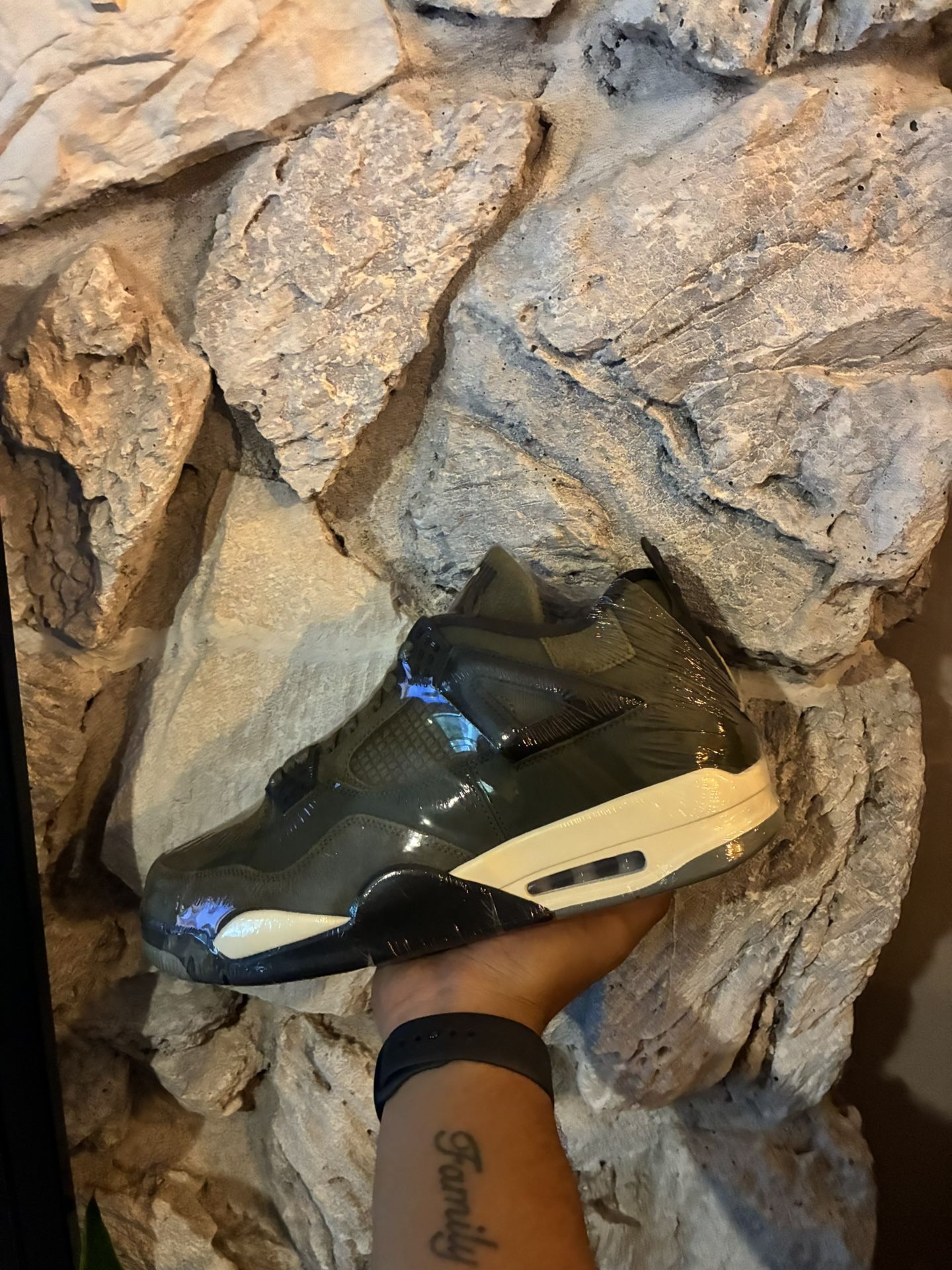 Jordan 4 Craft Olive Sz 13