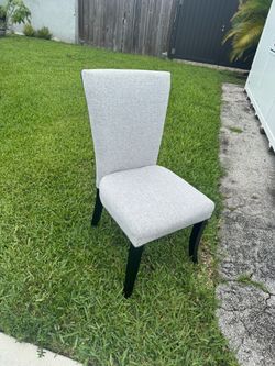 Dining chairs (6)