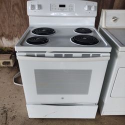 White cGE stove