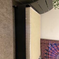 Full Size Bed Set w/nightstand 