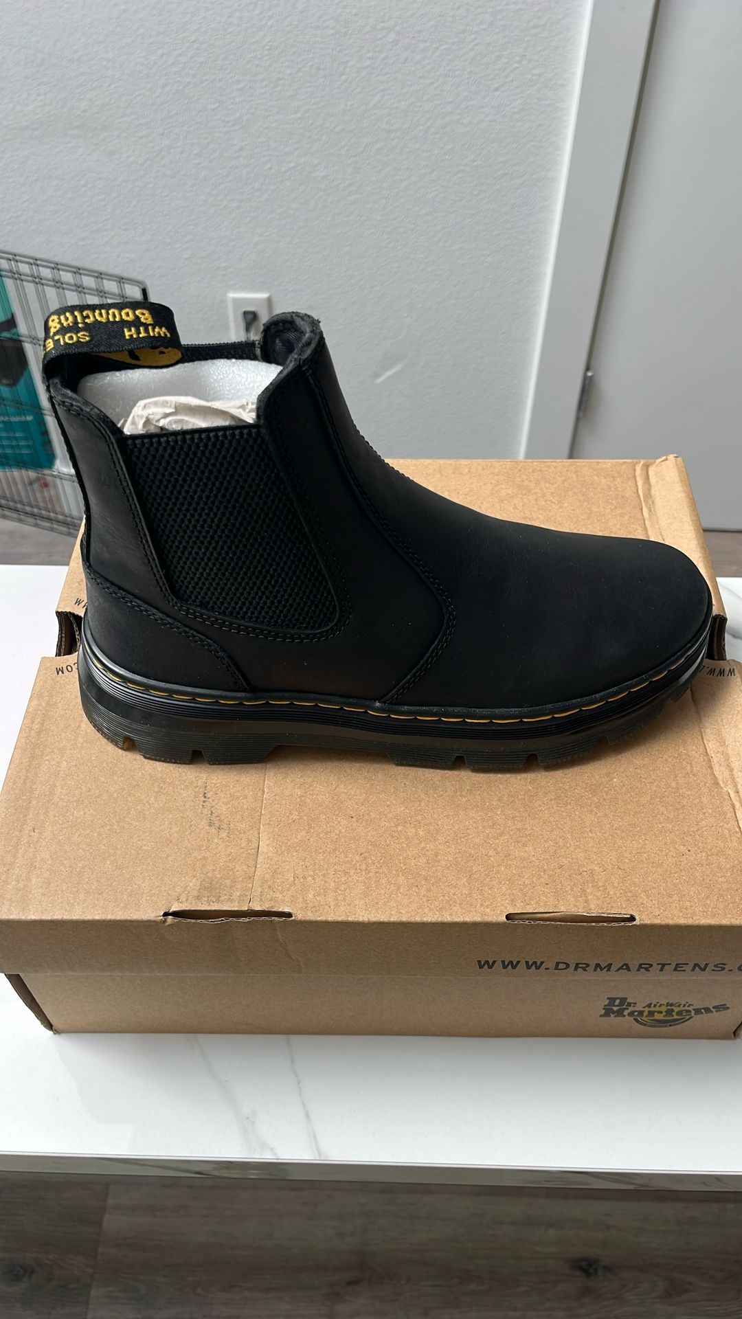 DR. Martens EMBURY LEATHER CHELSEA BOOTS