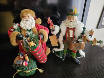 Set Of 2 Christmas Santa Claus Figures.. 10"