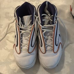 White Size 9.5 Basketball Shoes Pickup Only