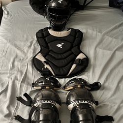Easton Black Magic 2.0 Youth Catchers Gear Set (with bag)