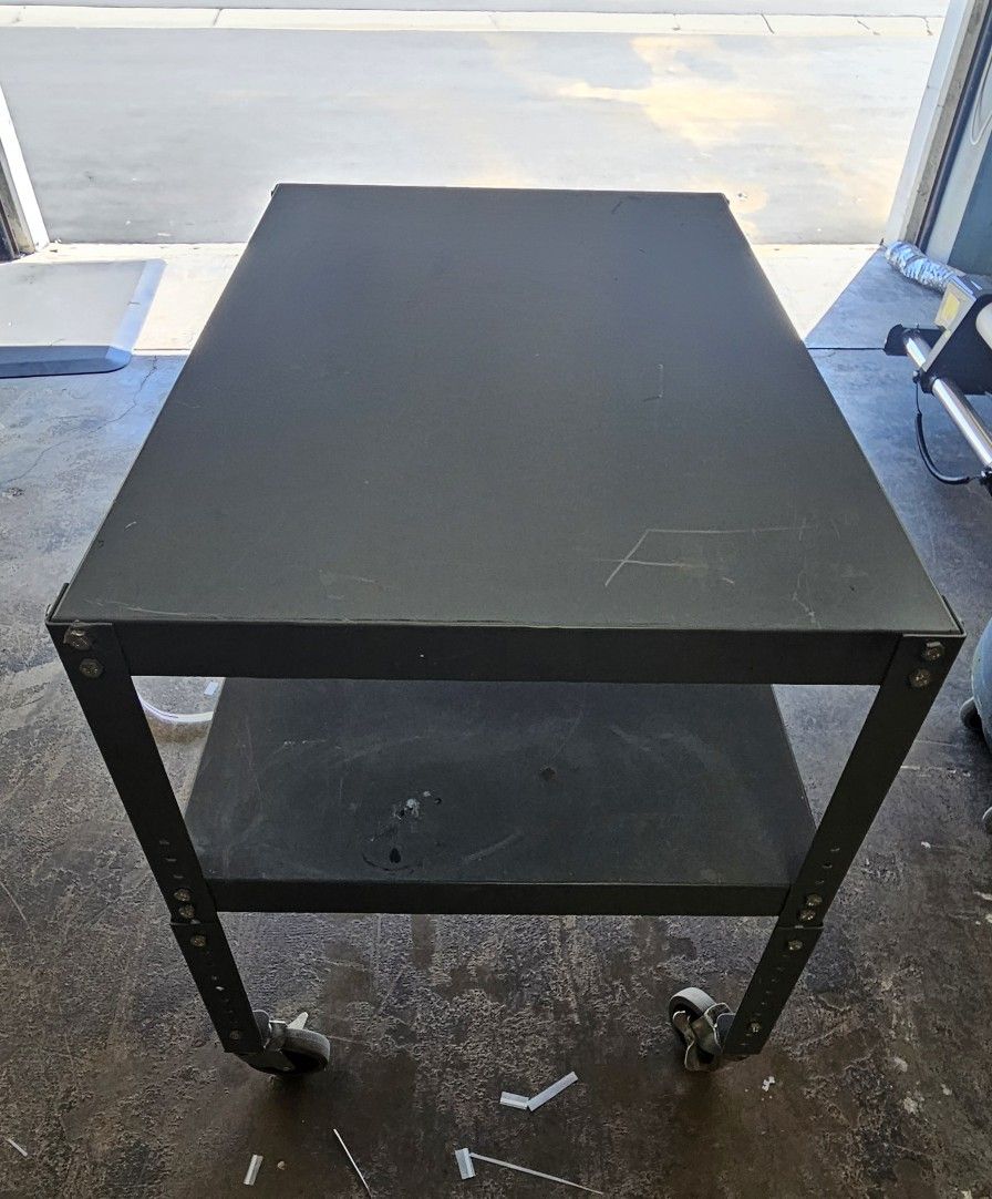 Adjustable Height Tables (H 9268)