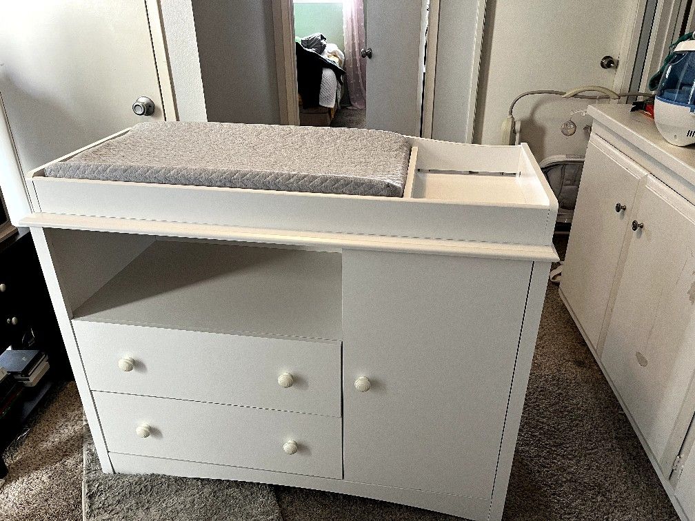 Baby changing Table And Storage