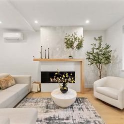 Grey Extendable Coach 