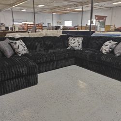 New Midnight Madness Sectional 4 pieces 🚚 We can deliver 🚚
