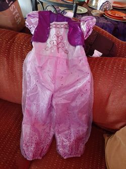 Girl's customes for holloween