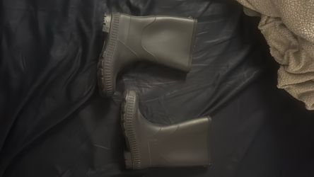 Girls boots