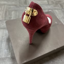 Louis Vuitton Red Suede Size 7.5