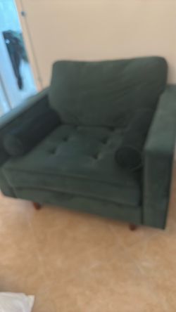 Elegant Emerald Green Velvet Couch – Excellent Condition