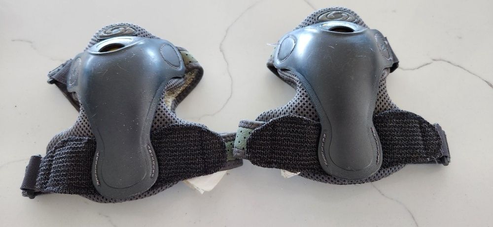 Salomon Gel Knee Pads Excellent Rollerblade Bike Ski Scate Board