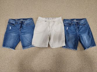 Women's size 6 Bermuda shorts clothes