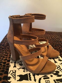 Tan heels Size 6