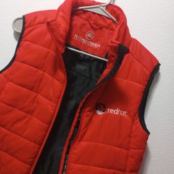 Red Hat Stormtech Performance VEST BRAND NEW  SIZE SMALL