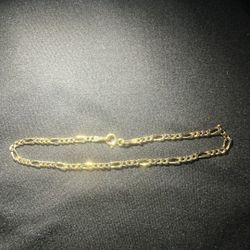10K Gold Figaro Bracelet – 8 Inches