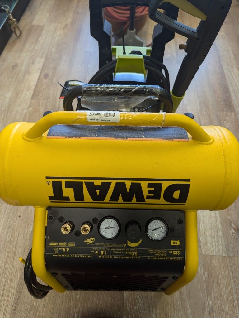 DeWalt D55146 225 PSI 4.5 Gallons Air Compressor