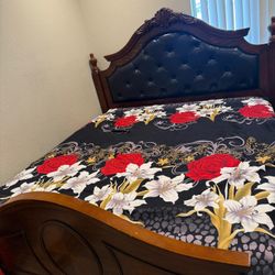 king bed mattres with side table 
