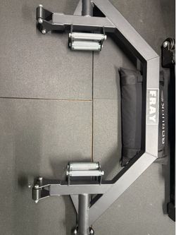 Open hex trap bar