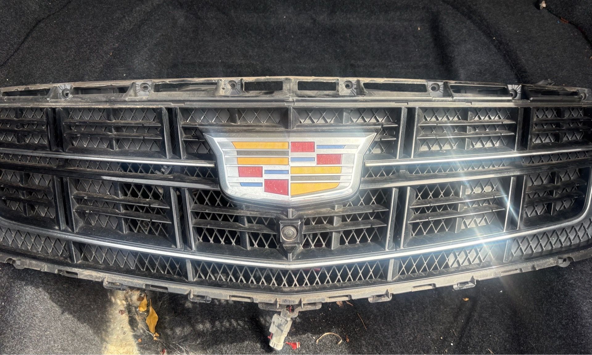 2016 2017 CADILLAC XTS FRONT BUMPER UPPER GRILLE GRILL OEM W/CAMERA