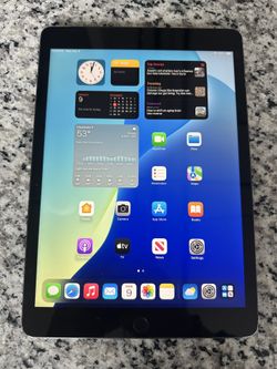 iPad 9th Generation WiFi And Cellular! W/ New Charger And On Latest iOS 18.1