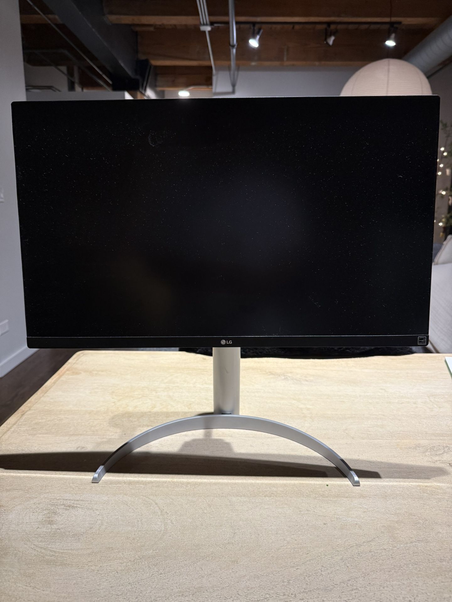 LG 27UP850-W Monitor 27” UHD (3840 x 2160)