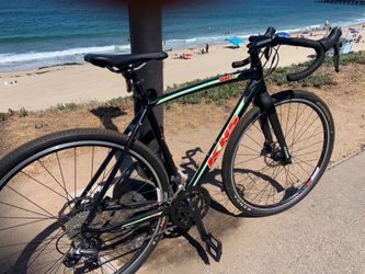 KHS grit 100. 16 speed large size lightweight aluminum frame with disc brakes