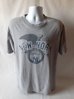 New York Yankees men's beige short sleeve graphic t-shirts size L