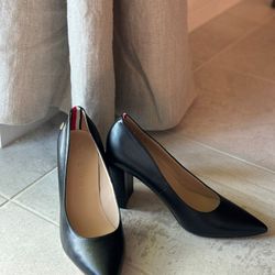 Tommy Hilfiger Black Pumps