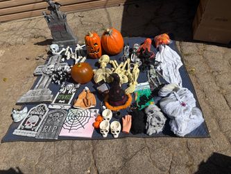 HALLOWEEN ASSORTED DECORATION