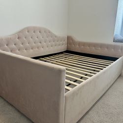 Upholstered Full Size Day Bed 