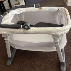 Graco  Baby Crib