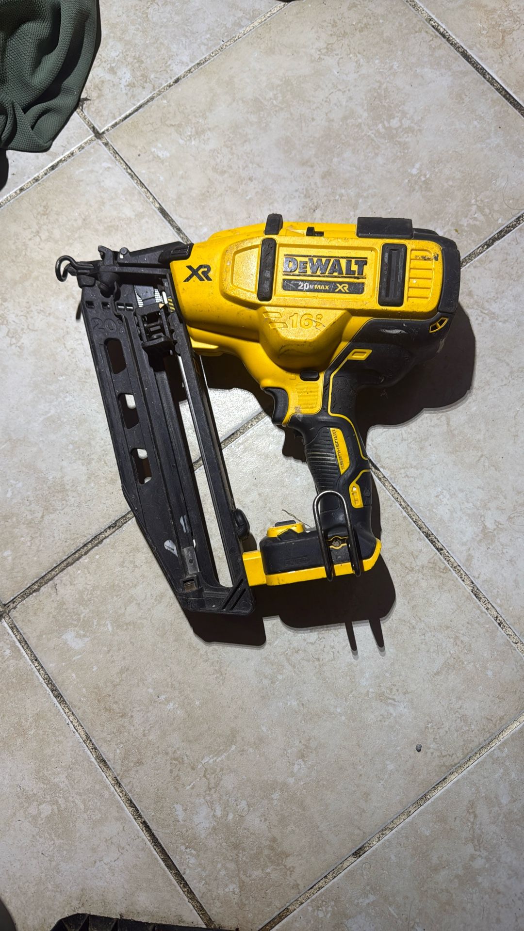 DeWalt 20V Max XR Straight Finish Nailer