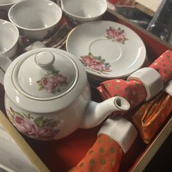 Ceramic tea set