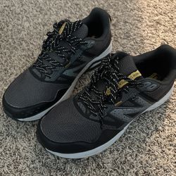New Balance 410v8 Trail Runner Shoes