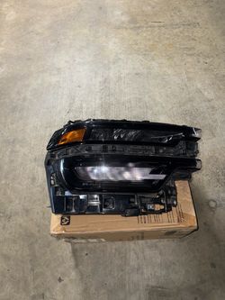 2024-25 Ram 2500 Right Headlight Assy