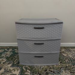 Plastic 3-tier storage bin