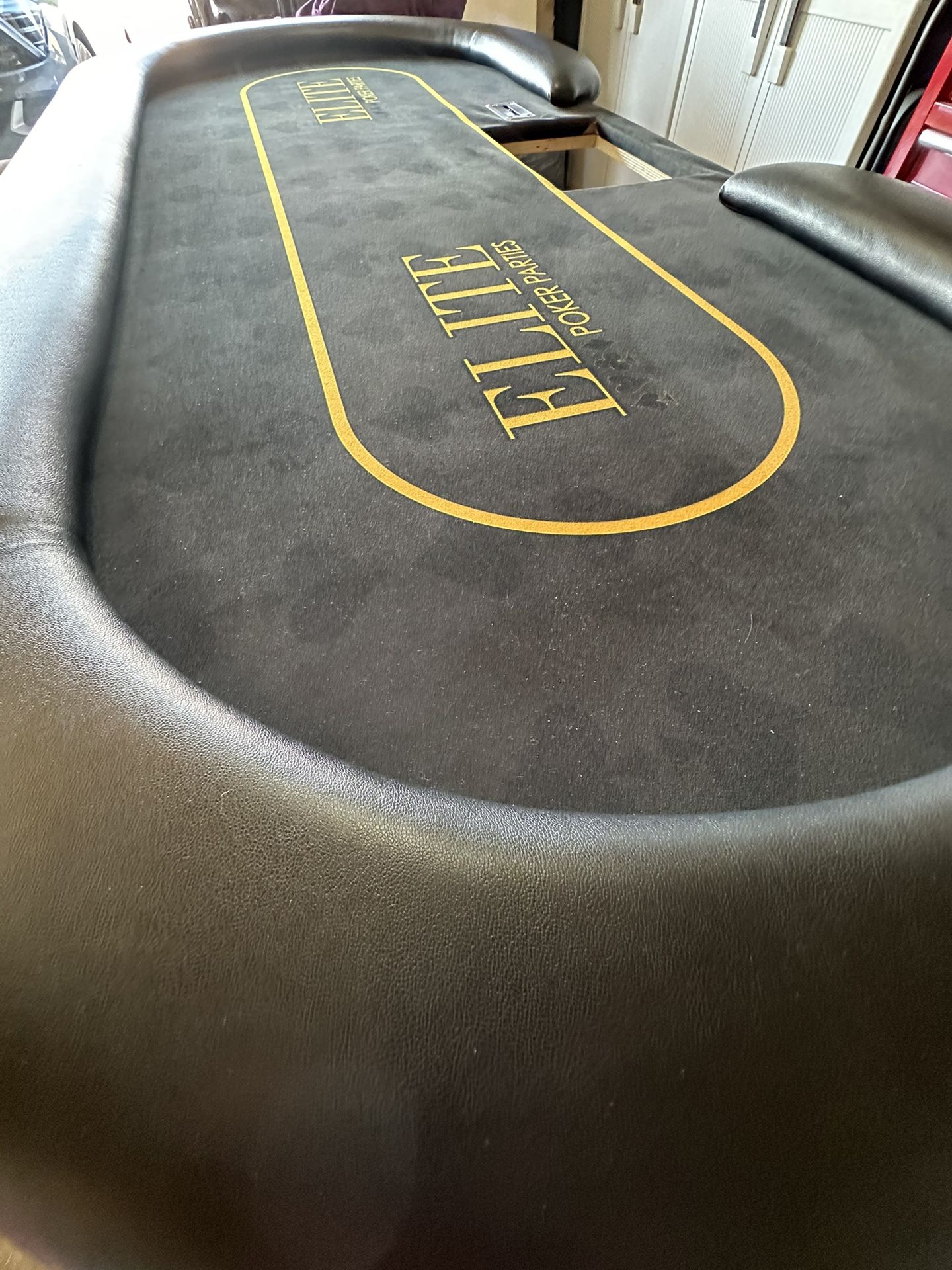 Professional Poker/Card Table/Chairs