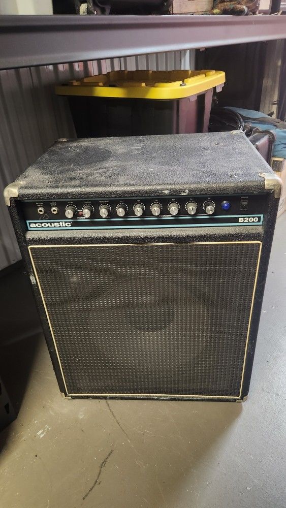 Acoustic B200 Bass Amp
