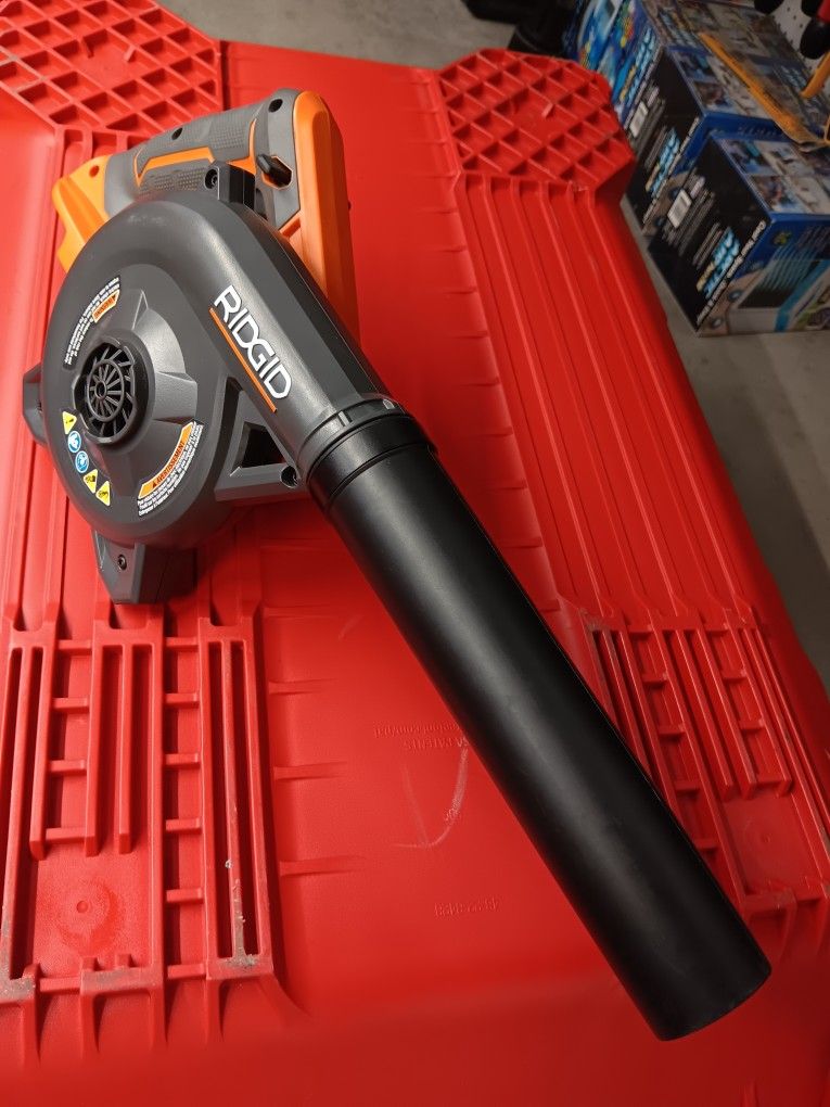 Ridgid 18V Lithium-Ion Cordless Compact Jobsite Blower. Tool-Only