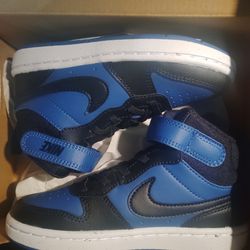 Nike Court borough mid 2