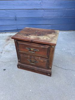 Free end table