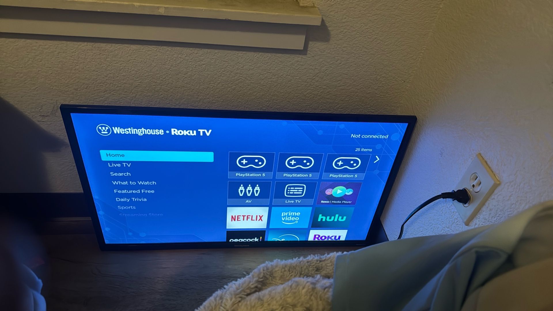 Roku TV 45” – Excellent Condition, Smart Streaming!
