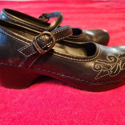 Dansko Mary Jane Shoe (Savanna) Clog