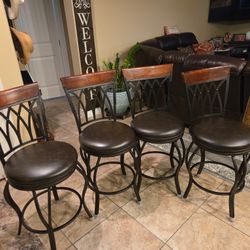 4 Countertop Bar Stools 